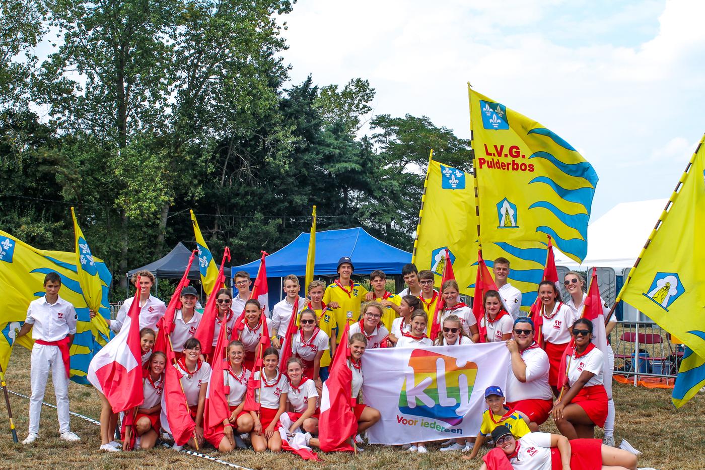 KLJ Pulderbos op het Interregionaal Sportfeest van Oostmalle met de KLJ voor Iedereen-vlag